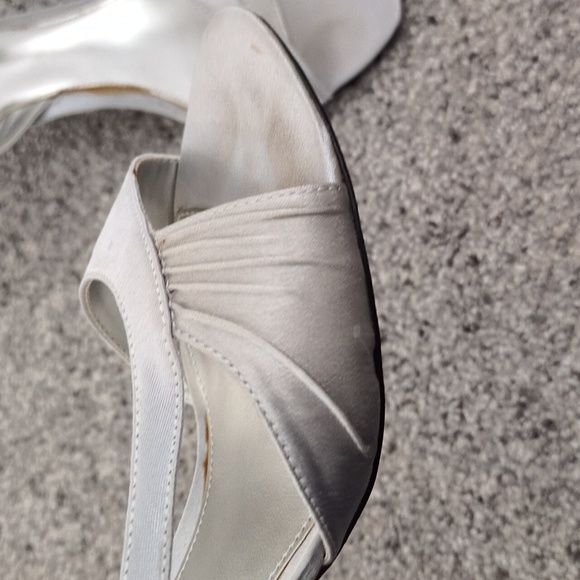 Elegant Silver Women’s Sandals - Picture 3 of 8